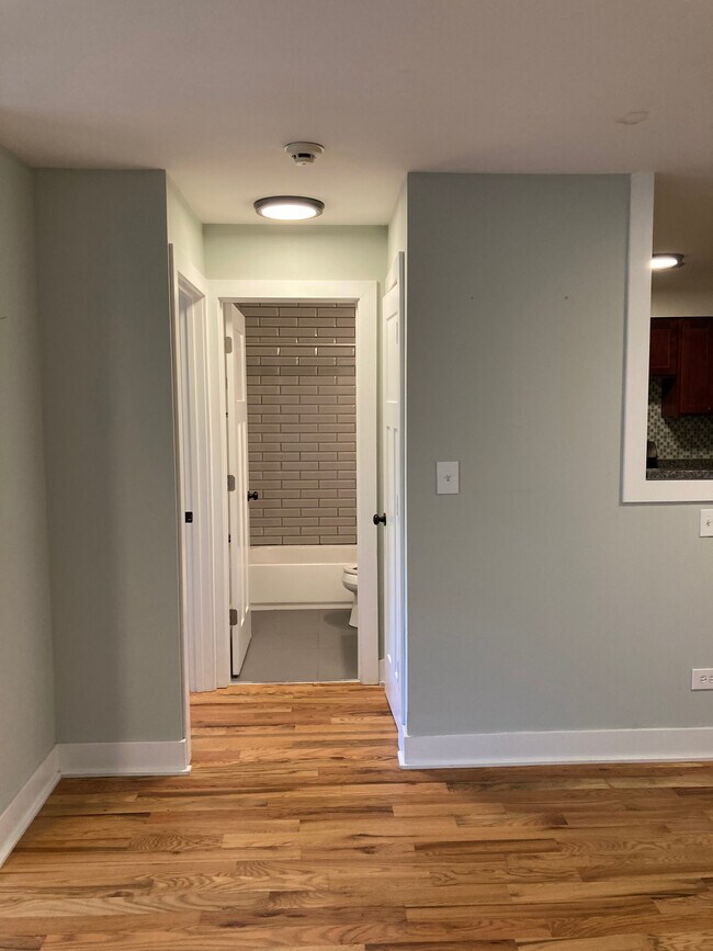 696 Elm Place unit 207, Highland Park, IL 60035 - photo 7