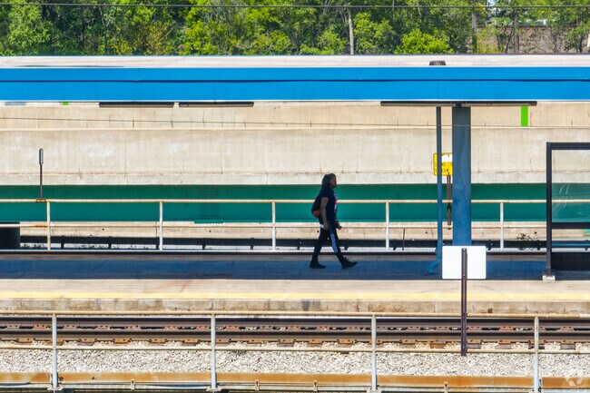 Ambridge Mann residents can transit at the nearby Metro Center Station.
