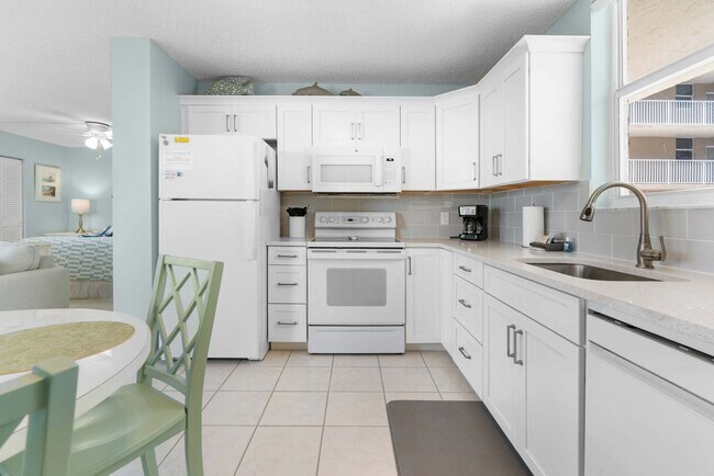 5700 Bonita Beach Rd SW unit FL7-ID1226379P, Bonita Springs, FL 34134 - photo 6