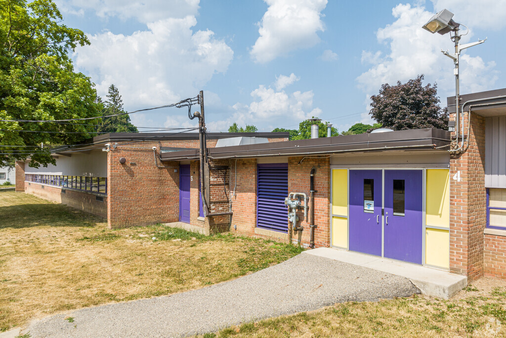 Lansing's Willow Elementary School offers programs from garden clubs to after-school tutoring.