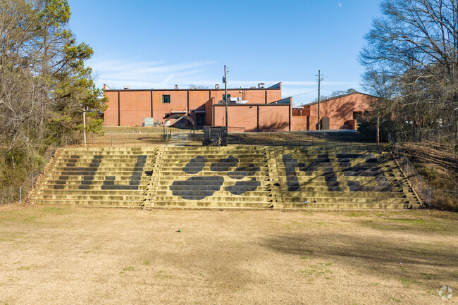 Herschel Jones Middle School serves students 6-8 with a student-teacher ratio of 16 to 1.