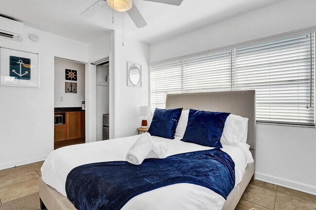 335 Desoto St unit ID1312665P, Hollywood, FL 33019 - photo 3