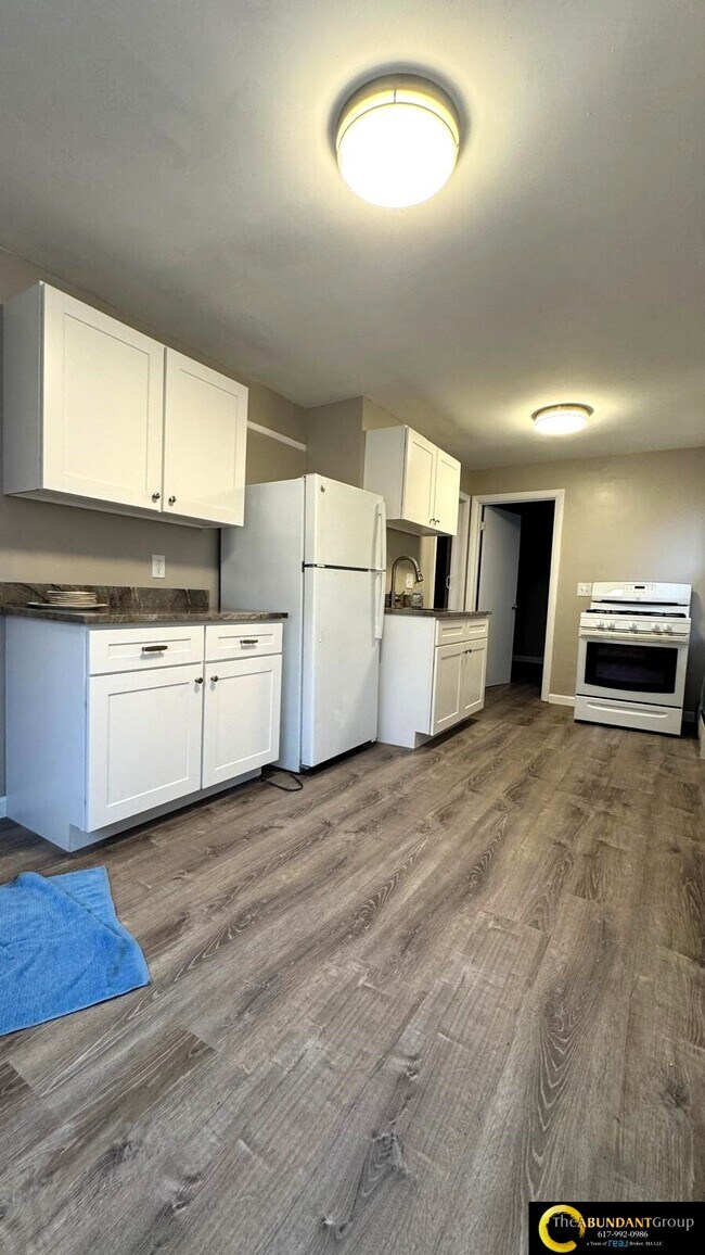 222 Hamilton St Unit 1, Cambridge, MA 02139