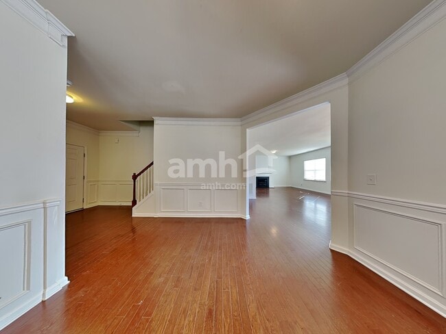 8112 Hovingham Way, Raleigh, NC 27616 - photo 5