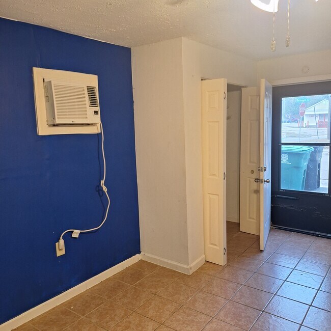 1200 E 26th St unit Garage Apartment, Houston, TX 77009 - photo 4