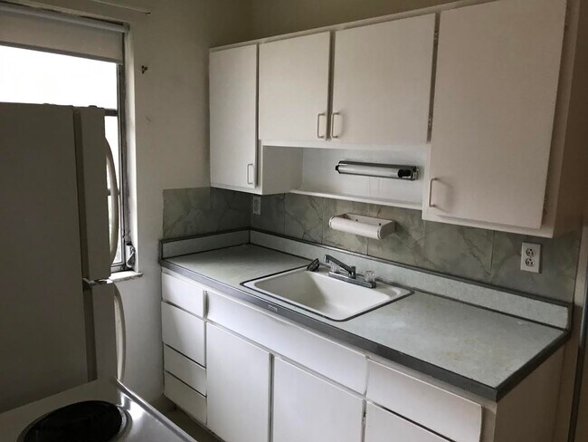 512 Olden Ave unit 2, Arlington Heights, OH 45215 - photo 6