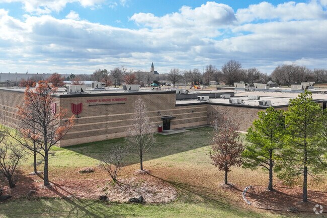 Grove Elementary School is part of the Union Public School System.
