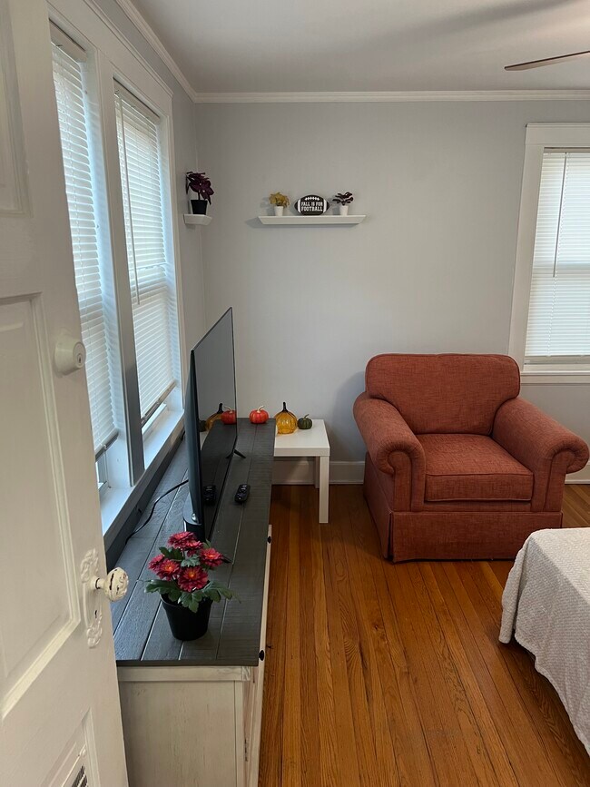 39 Whiton Ave unit 1, Quincy, MA 02169 - photo 5