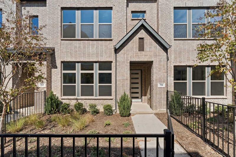 4839 Fuller Ct unit 704, Irving, TX 75038 - photo 1