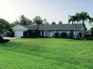 2713 Clipper Way, Naples, FL 34104