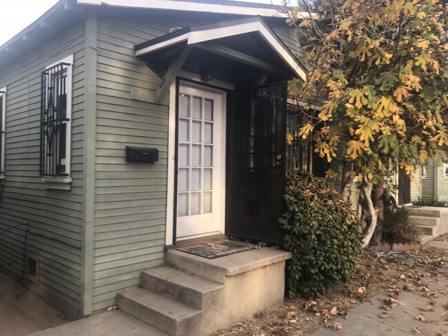 402 Micheltorena St unit 1/2, Los Angeles, CA 90026 - photo 4