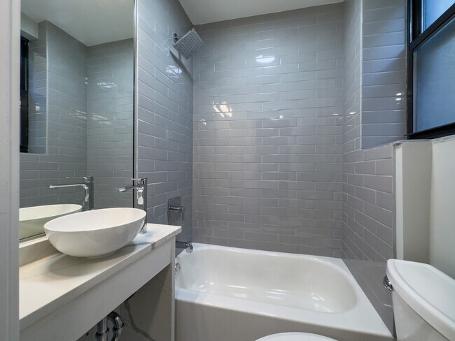 503 W Belmont Ave unit A03C, Chicago, IL 60657 - photo 2