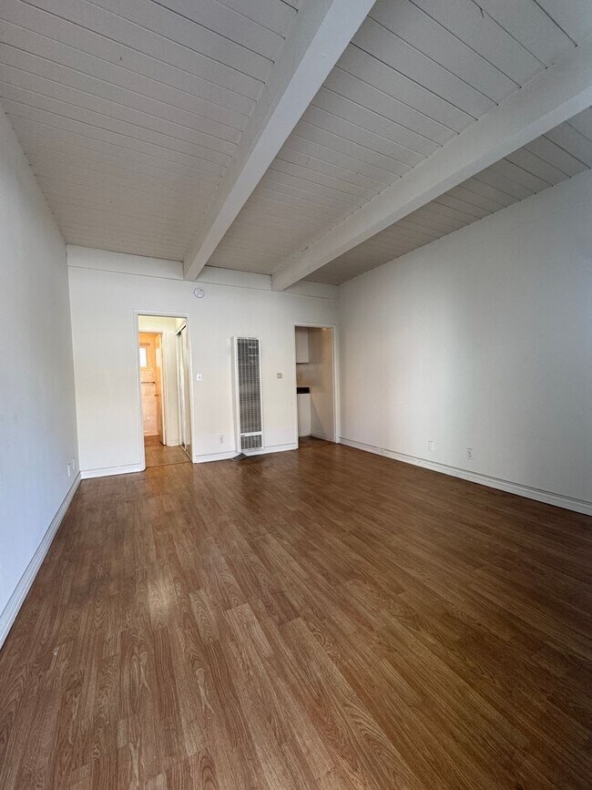 3730 Clarington Ave, Los Angeles, CA 90034 - photo 4