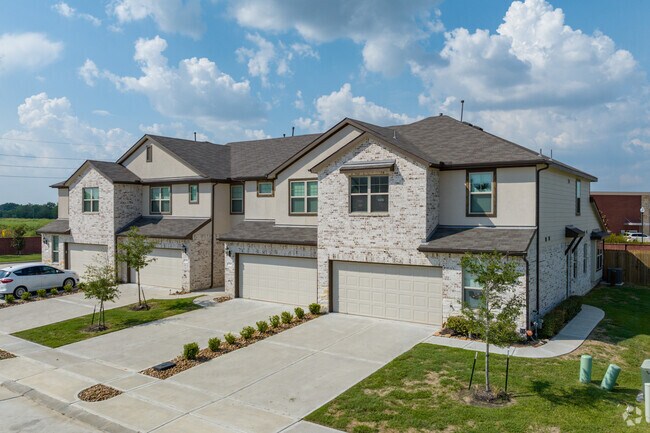 Townhomes are great options for those looking to downsize in South Fork/Mary's Creek.