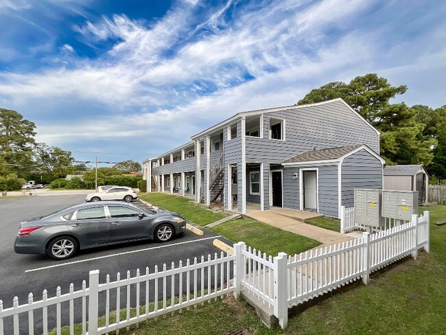 1568 N King St unit 1LG, Hampton, VA 23669 - photo 6