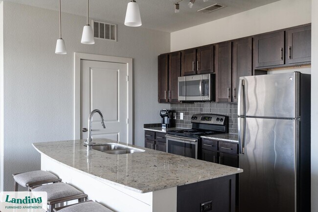 4300 Cromwell Dr unit 7311, Kyle, TX 78640 - photo 5