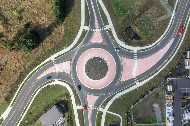 Grand Mound's main thoroughfare is US Highway 12 and connects the neighborhood with I-5.