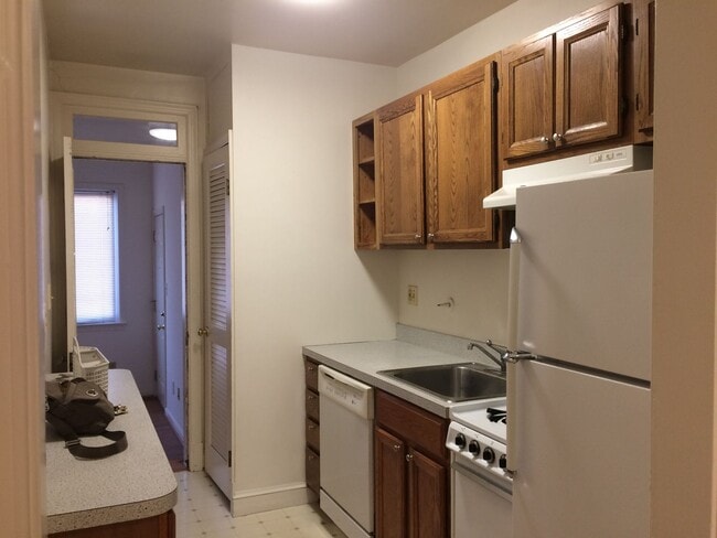 4025 Davis Place NW unit 3, Washington, DC 20007 - photo 3