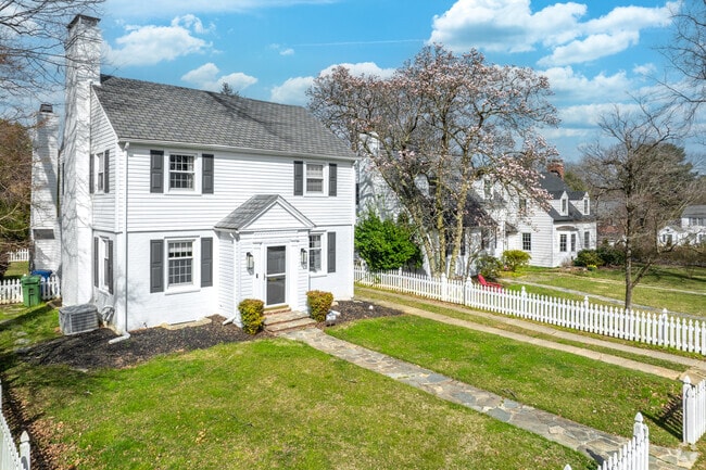 The homes in Poplar Hill come in all shapes and sizes.