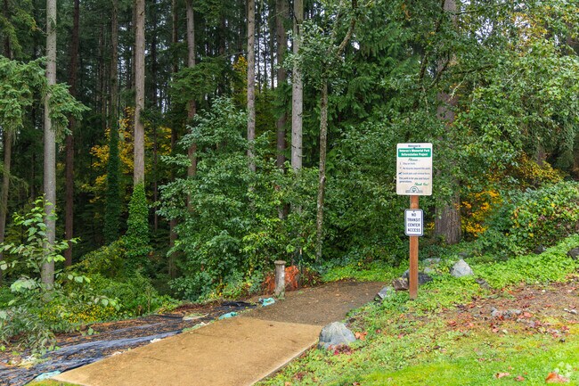 Veteran’s Memorial Park includes a small walking loop and shaded picnic area.