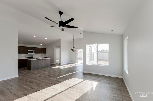 7201 E Shields Dr, Nampa, ID 83687 - photo 3