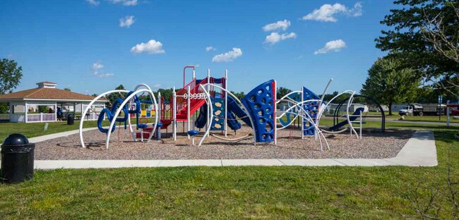 9361 Starboard Dr, Fair Haven, MI 48023 - photo 5