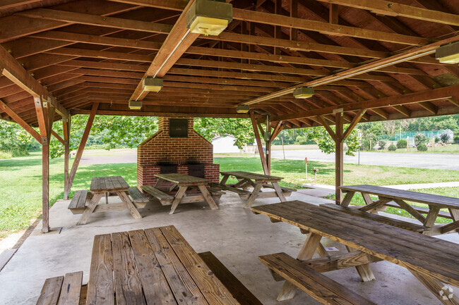 The pavilion in Pomeroy provides the perfect place for a picnic lunch or barbecue.