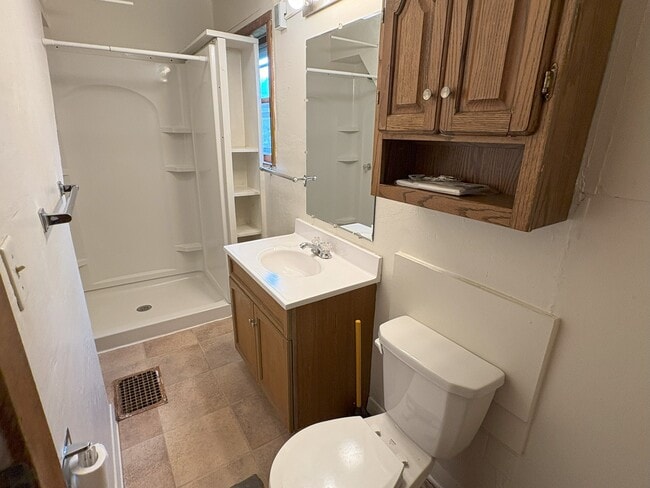 1116 E Davenport St, Iowa City, IA 52245 - photo 4