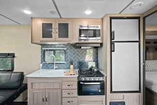 2014 Newman St Unit ID1094228P, Orlando, FL 32803