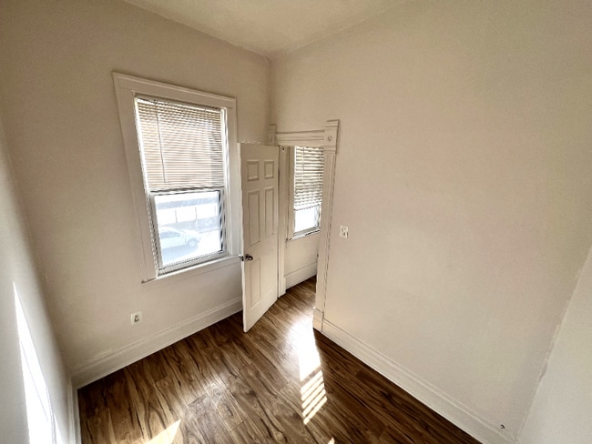 5248 S Wells St unit 2, Chicago, IL 60609 - photo 3