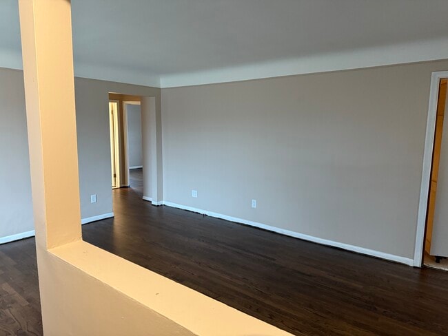 21531 Arrowhead St, Saint Clair Shores, MI 48082 - photo 2