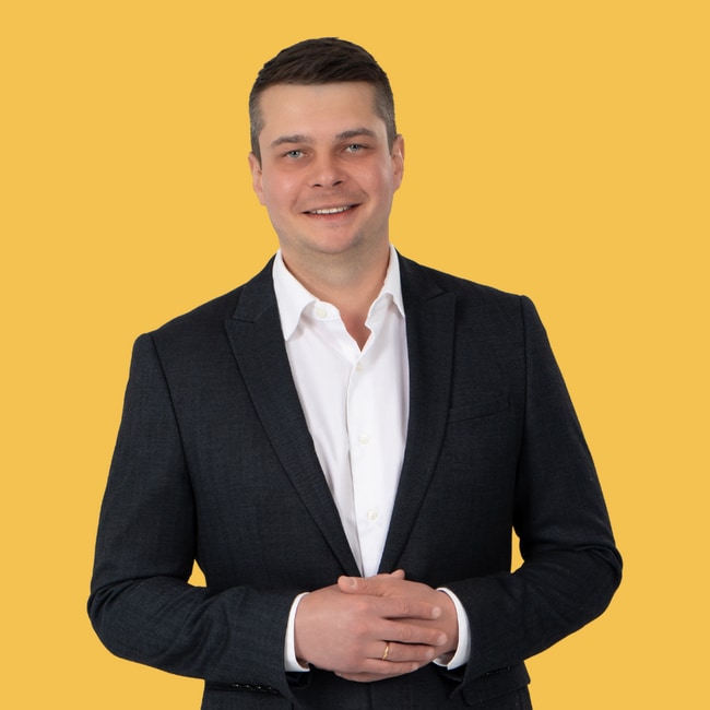 Agent Photo