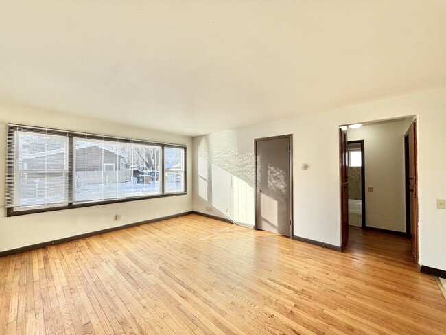 2113 Lake Point Dr unit 1, Madison, WI 53713 - photo 5