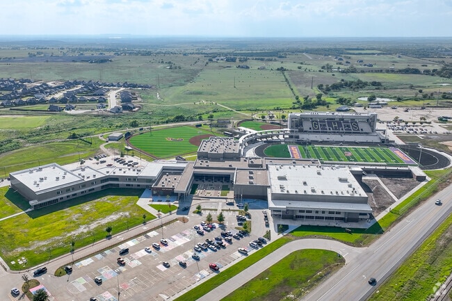 Godley High School serves students in grades 9-12.