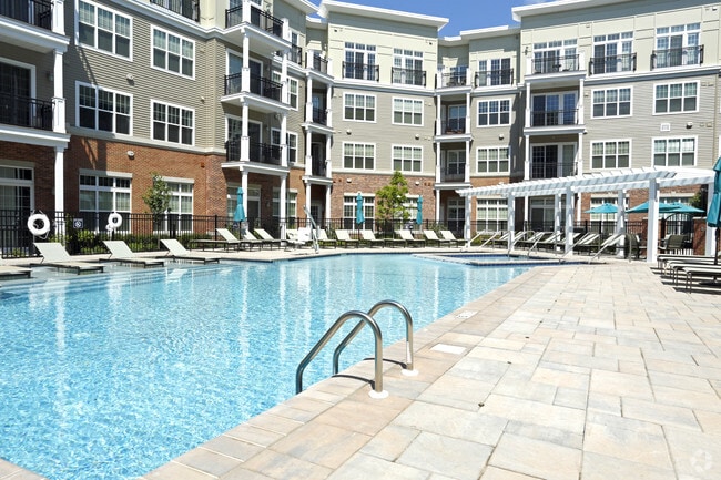 Woodmont Metro at Metuchen Station, Metuchen, NJ 08840 - photo 7