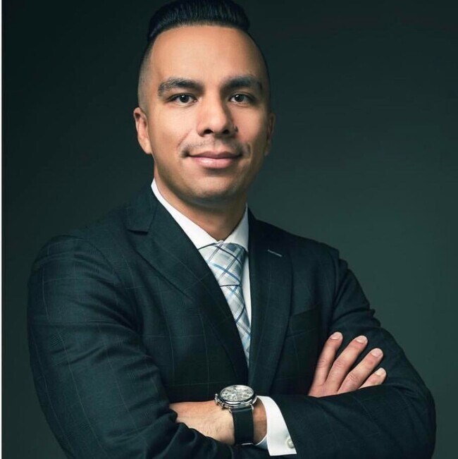 Agent Photo