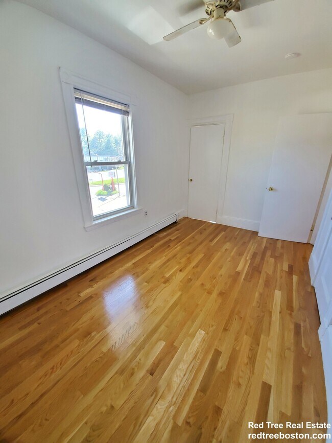 803 Boylston St unit 1, Chestnut Hill, MA 02467 - photo 3