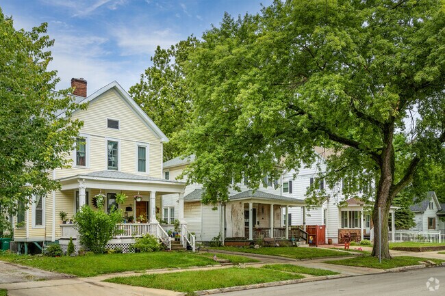 Architectural styles in Enos ParkPri include Queen Anne, Italianate and Arts and Crafts designs.