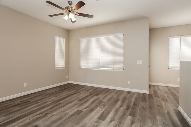 4948 Attitude Ct, North Las Vegas, NV 89031 - photo 4