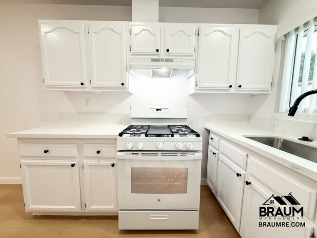 4636 Laurel Canyon Blvd unit 13, Los Angeles, CA 91607 - photo 7