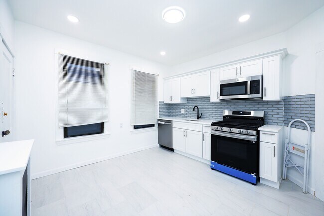 121 Browne St unit 3, Brookline, MA 02446 - photo 2