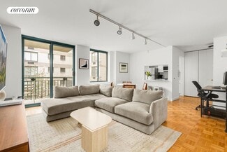 311 Greenwich St, New York, NY 10013