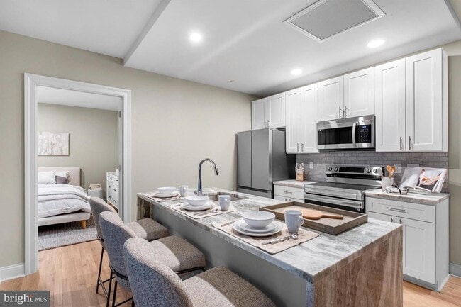 1422 Chestnut St unit 506, Philadelphia, PA 19102 - photo 2