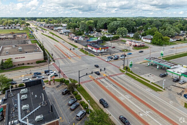 Aerial view of West Mason St in Marquette Park, Green Bay, WI.
