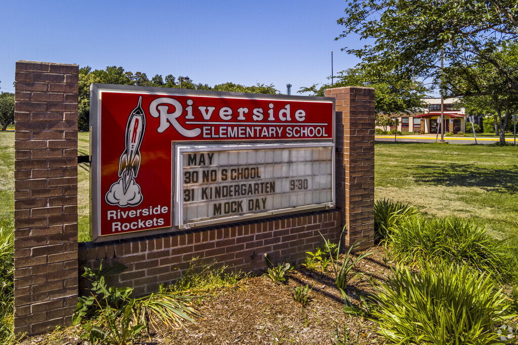 The Riverside Elementary School in Mt. Vernon, VA is the home of the rockets.
