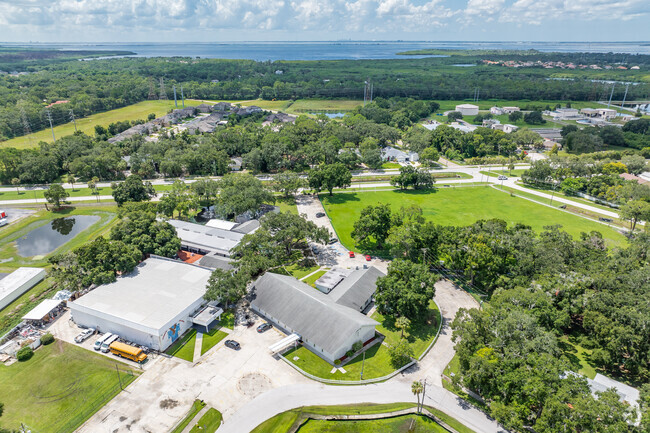 Oldsmar Christian School has an overall Niche score of B-