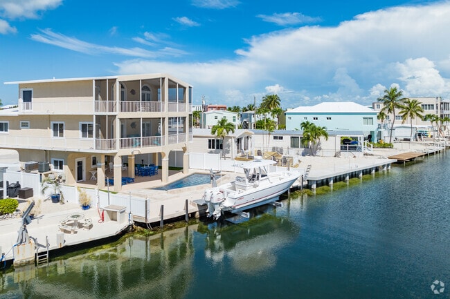 In Duck Key, boat docks are everywhere—so locals are always just moments away from hitting the water.