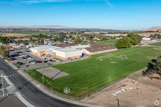 Housel Middle School encourages learning, teamwork, and leadership.