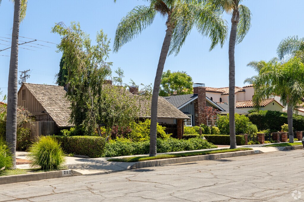 About Belmont Heights | Schools, Demographics, Things to Do - Homes.com