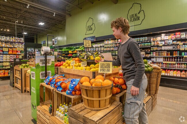 Kingma's Market provides the Creston neighborhood with fresh local produce.